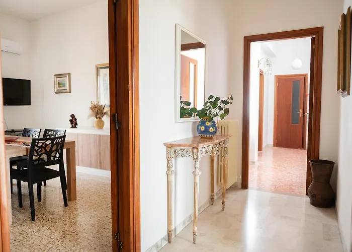 Lägenhet Simohouselecce 140 Sqm Luce In Piazza Palio A 50 Mt Biotech